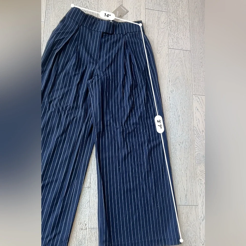 NWT Meshki “Jacqueline” Navy Pinstripe Wide-Leg Pants - Picture 12 of 16